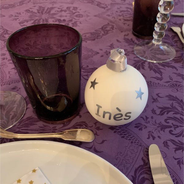 Boules de Noël personnalisées, déco de Noël personnalisée, boules de Noël, déco de Noël, déco de table personnalisée, ombre naturelle